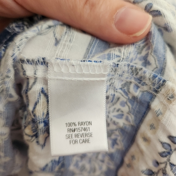 Adorable blouse - Picture 2 of 6